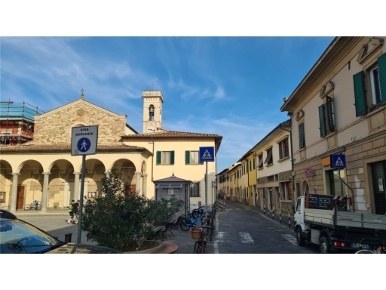 Foto Locale commerciale in VIA DI PERETOLA 149, Firenze Peretola di 50 m²