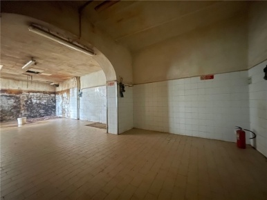 Foto Locale commerciale in VIA COSIMO ROSSELLI, Firenze Soffiano di 180 m²