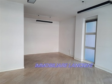 Foto Ufficio in DONIZETTI, Scandicci Casellina di 78 m² con 2 locali