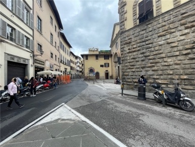 Foto Locale commerciale in VIA MAGGIO, Firenze Ponte Vecchio - Pitti