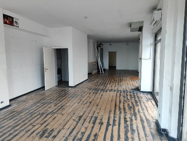Foto Negozio in Via Regina Margherita 1, Civitanova Marche con 1 locali