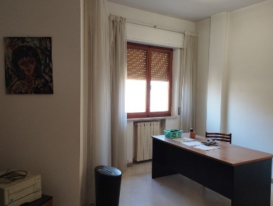 Foto Ufficio in Via San Marone 1, Civitanova Marche con 4 locali in affitto