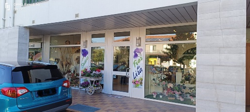 Foto Negozio in Via Stazione 71, Manzano Centro con 1 locali in vendita