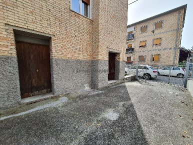 Foto Magazzino in VIA CAGLIARI 10, Ascoli Piceno di 22 m² con 1 locali