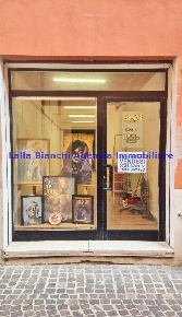 Foto Locale commerciale in VIA CASTELFIDARDO 48, Pesaro Centro Storico