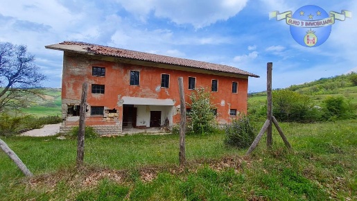 Foto Residence in VILLA MARNACCHIA, Amandola di 400 m² con 10 locali