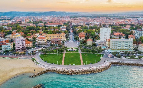 Foto Attività commerciale in VIALE TRIESTE, Pesaro Mare di 35 m² in vendita