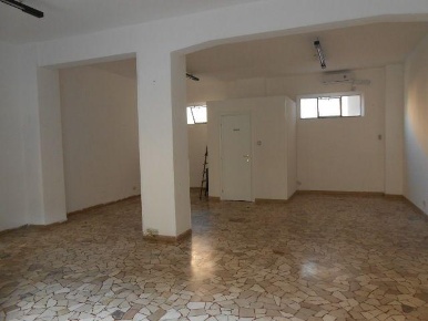 Foto Locale commerciale in VIA ANTINORI, Ancona Palombare di 70 m²