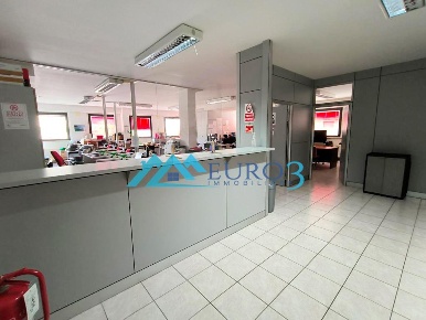 Foto Ufficio in VIALE COSTANTINO ROZZI, Ascoli Piceno di 165 m² in vendita