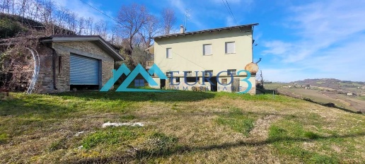 Foto Residence in CONTRADA CORTAGLIE, Montelparo di 320 m² con 15 locali