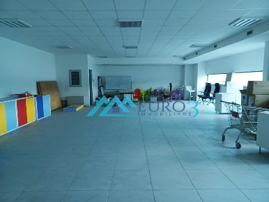 Foto Ufficio a Castel di Lama di 180 m² con 1 locali in affitto