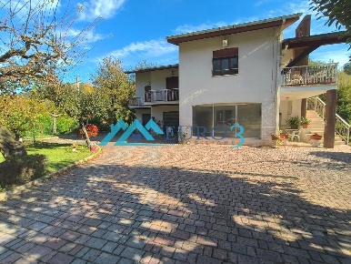 Foto Residence in STRADA SALARE, Roccafluvione di 280 m² con 7 locali