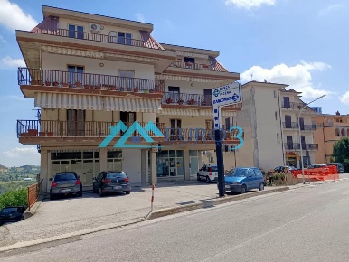 Foto Locale commerciale in RIPABERARDA, Castignano Ripaberarda di 65 m²