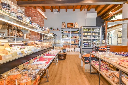 Foto Attività commerciale in CORSO GARIBALDI 22, Thiene Centro di 70 m²