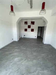 Foto Negozio in Via Pasquale Andiloro, Reggio di Calabria di 46 m²