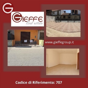 Foto Locale commerciale a Taurianova Centro di 25 m² in vendita