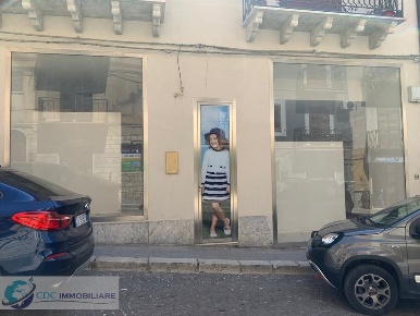 Foto Locale commerciale in via Corso Finocchiaro Aprile 47 45 43 39,