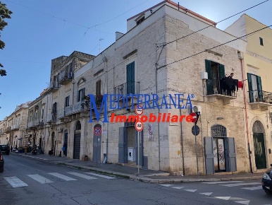 Foto Locale commerciale in Corso Cotugno 53, Ruvo di Puglia Centro