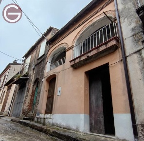 Foto Magazzino in VIA BENVENUTO CELLINI, Cittanova di 40 m² in vendita