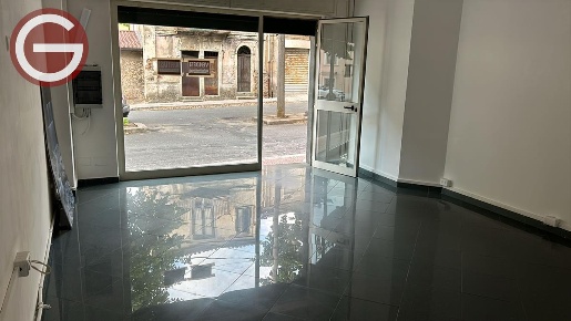 Foto Attività commerciale in VIA GRIMALDI N 10, Cittanova di 73 m²