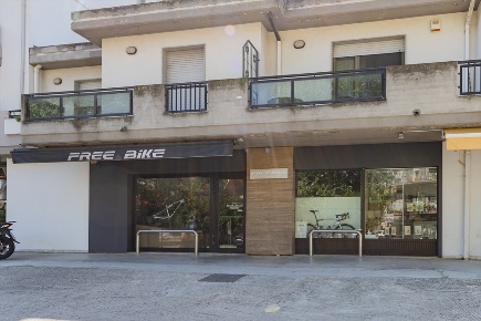 Foto Locale commerciale in Via Pescara, Chieti Chieti Scalo in vendita
