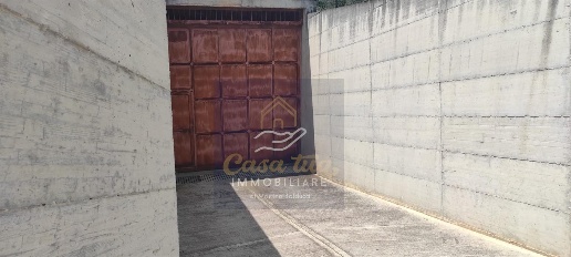 Foto Magazzino in V.le Torre Palomba, Corato di 85 m² in vendita