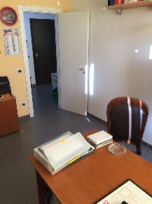 Foto Ufficio in Via U. Nobile, Rende Quattromiglia di 60 m² con 3 locali