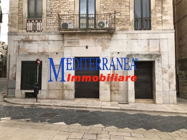 Foto Attività commerciale in Piazza Menotti Garibaldi 13/14, Ruvo di Puglia