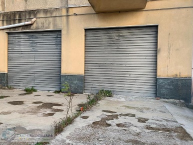 Foto Locale commerciale in Via Rosario Nicoletti, Lercara Friddi di 165 m²