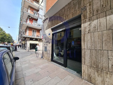 Foto Locale commerciale in Corso Umberto I 97, Bisceglie di 65 m²