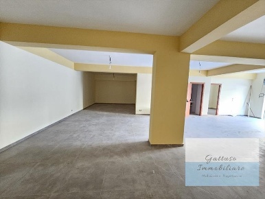 Foto Locale commerciale a Reggio di Calabria Centro Storico di 180 m²