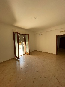 Foto Locale commerciale a Marsala Stagnone di 100 m² con 3 locali