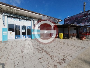 Foto Locale commerciale a Taurianova Centro di 165 m² in vendita