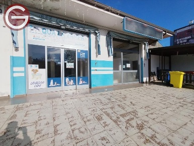 Foto Locale commerciale in Circonvallazione, Taurianova Centro di 100 m²