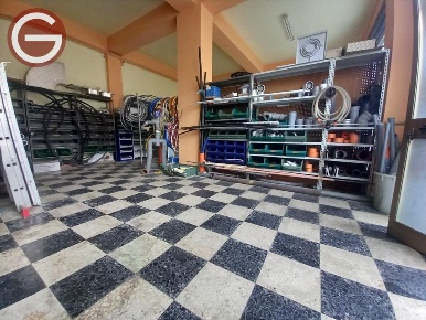 Foto Locale commerciale a Polistena di 91 m² in vendita