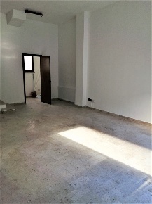 Foto Locale commerciale a Marsala di 80 m² con 3 locali in vendita