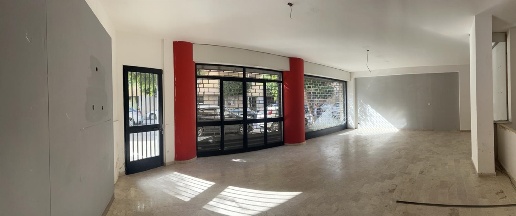 Foto Locale commerciale a Marsala Centro Urbano di 330 m² con 2 locali