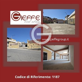 Foto Locale commerciale a Taurianova Centro di 200 m² in affitto