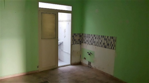 Foto Magazzino in Via torrione, Reggio di Calabria Centro Storico di 52 m²
