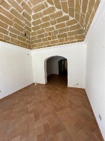 Foto Locale commerciale a Marsala Centro Urbano di 70 m² con 2 locali