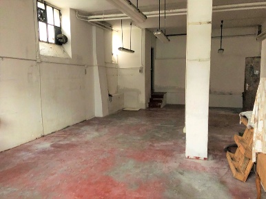 Foto Laboratorio a Milano Certosa di 67 m² con 10 locali in vendita