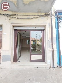 Foto Locale commerciale in Via Senatore lo schiavo 32, Taurianova Centro