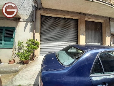 Foto Magazzino a Cinquefrondi di 128 m² in affitto