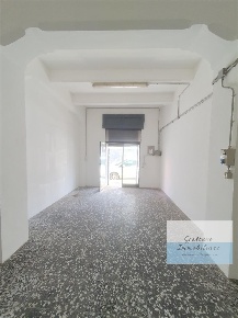 Foto Locale commerciale a Reggio di Calabria Centro Storico di 53 m²