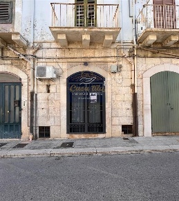 Foto Locale commerciale a Corato di 40 m² in vendita