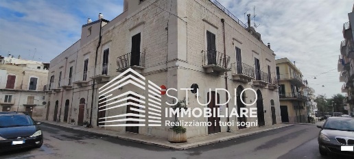 Foto Locale commerciale a Ruvo di Puglia Centro di 350 m² in affitto