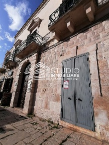 Foto Locale commerciale a Ruvo di Puglia Centro di 75 m² in affitto