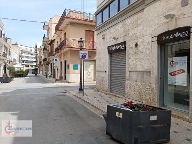 Foto Locale commerciale in VIA REGINA MARGHERITA, Andria Ospedale di 100 m²