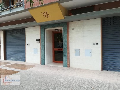 Foto Locale commerciale in CORSO ITALIA, Andria Inps - Trinità di 500 m²