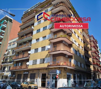 Foto Magazzino in viale virgilio 35 a, Taranto Borgo di 1332 m² in vendita